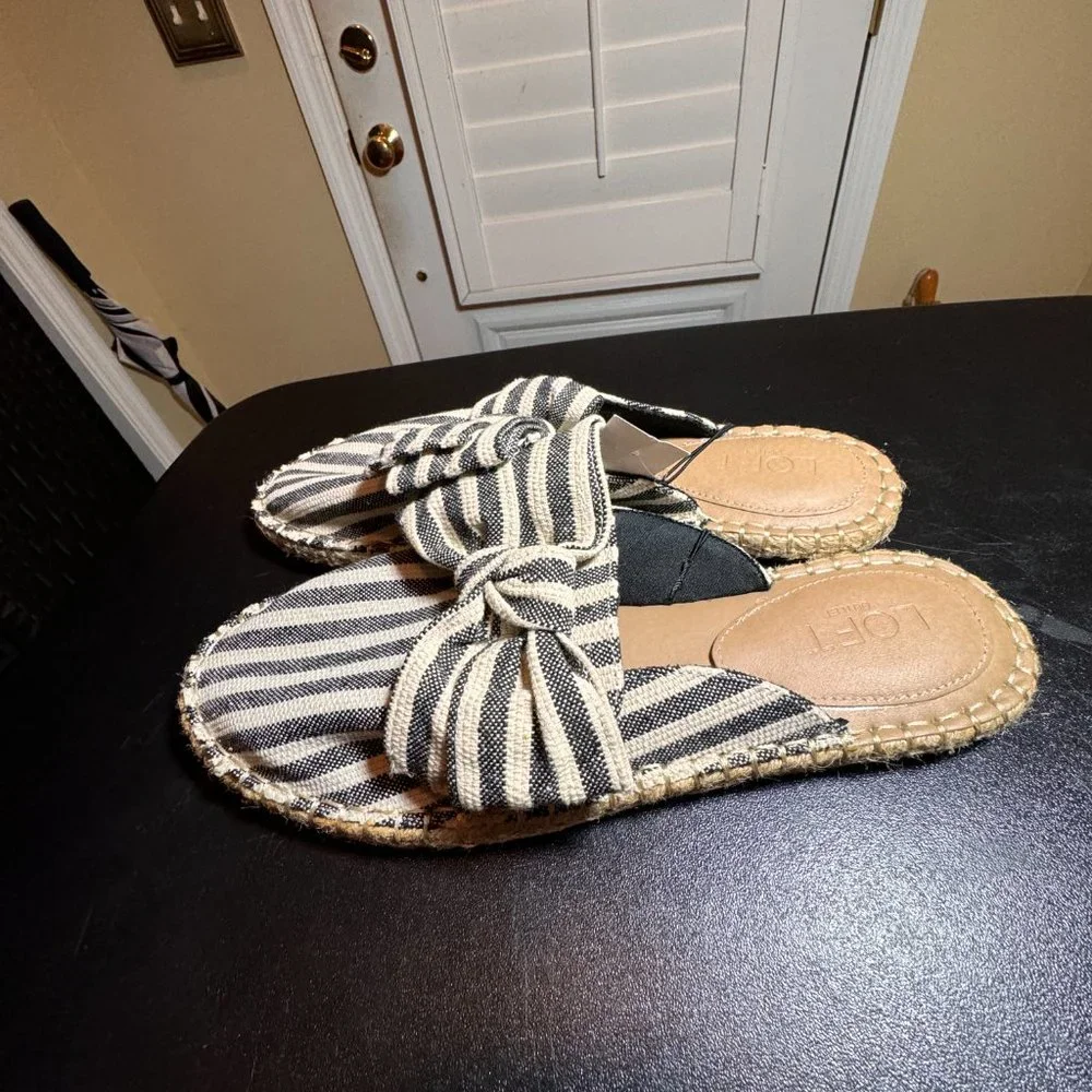 Loft size 10 espadrille slippers NWT with a bow